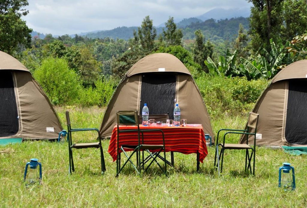 Rent a 4x4 car in Uganda + camping gear