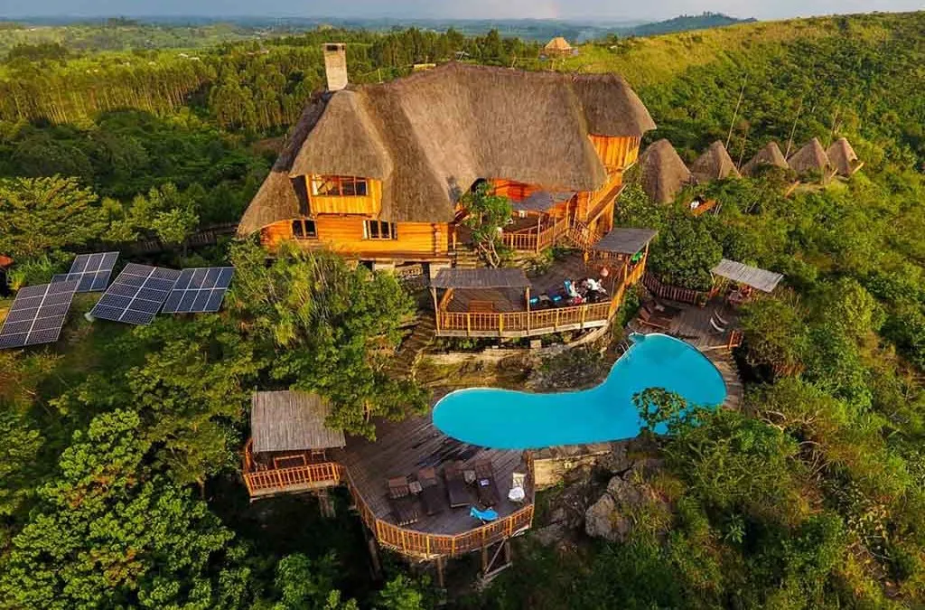safari lodge in Uganda
