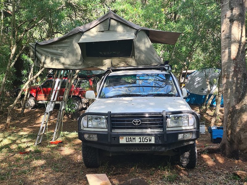 rooftop-land-cruiser-for-hire - Rent 4x4 Car Uganda