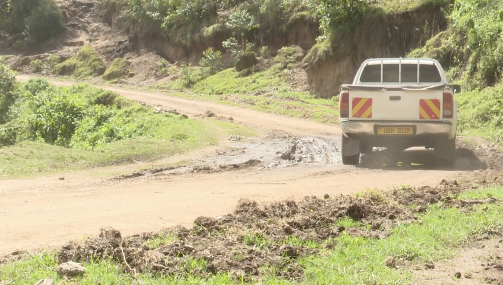 4x4 car challenges terrain