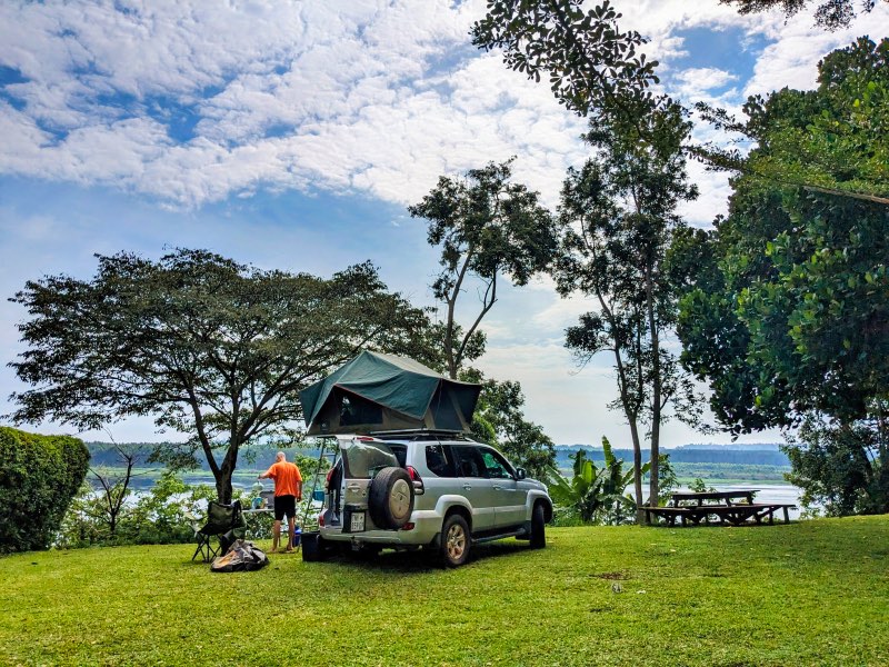 4x4 car rental Uganda in rooftop tent land cruiser 