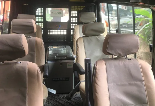 safari-cruiser-inside-rw - Rent 4x4 Car Uganda uganda self drive safari land cruiser